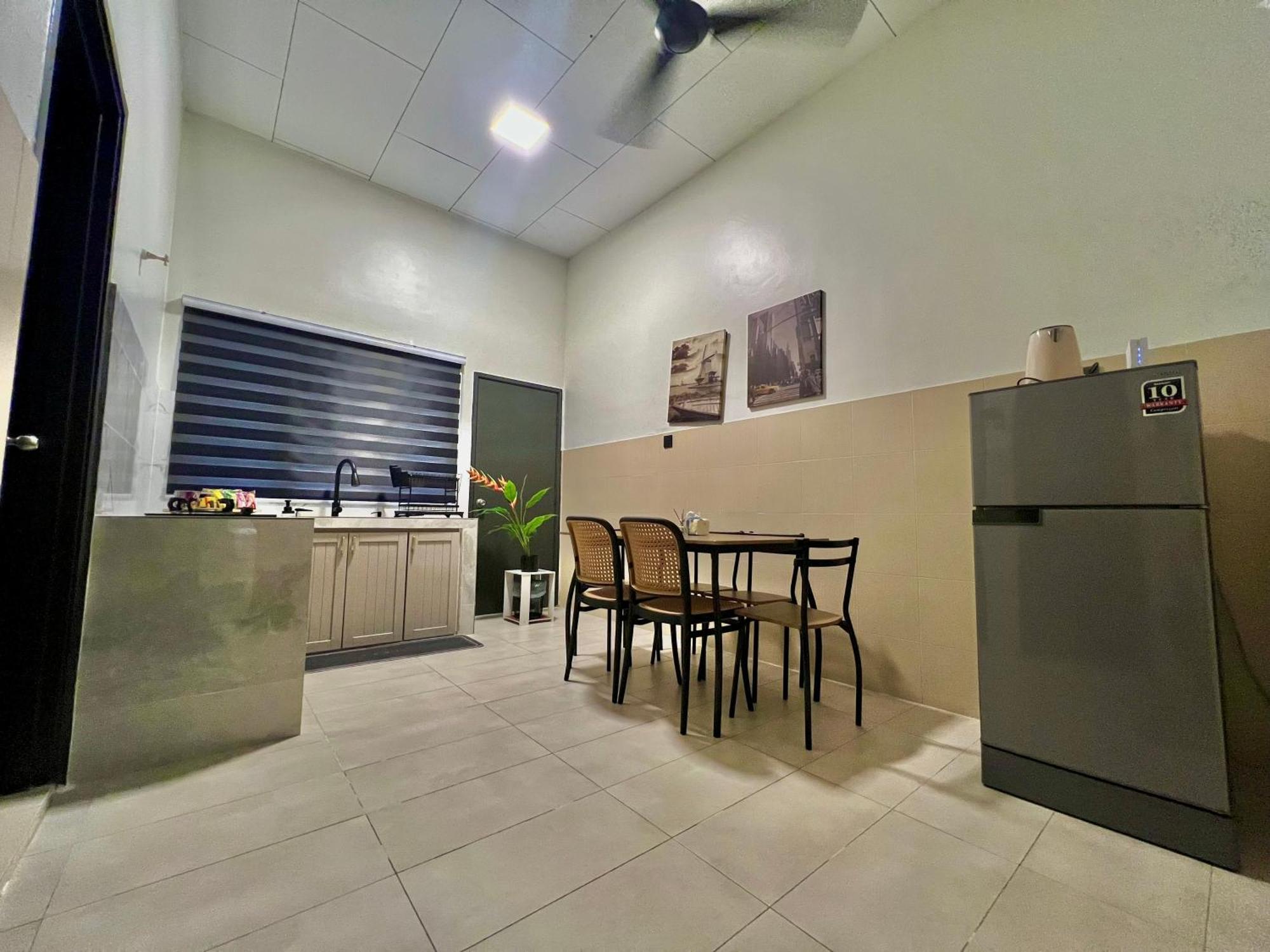 Quayside Cove Homestay - Corner House, Shah Alam Rimbayu Netflix Syok Tv Bbq Exterior photo