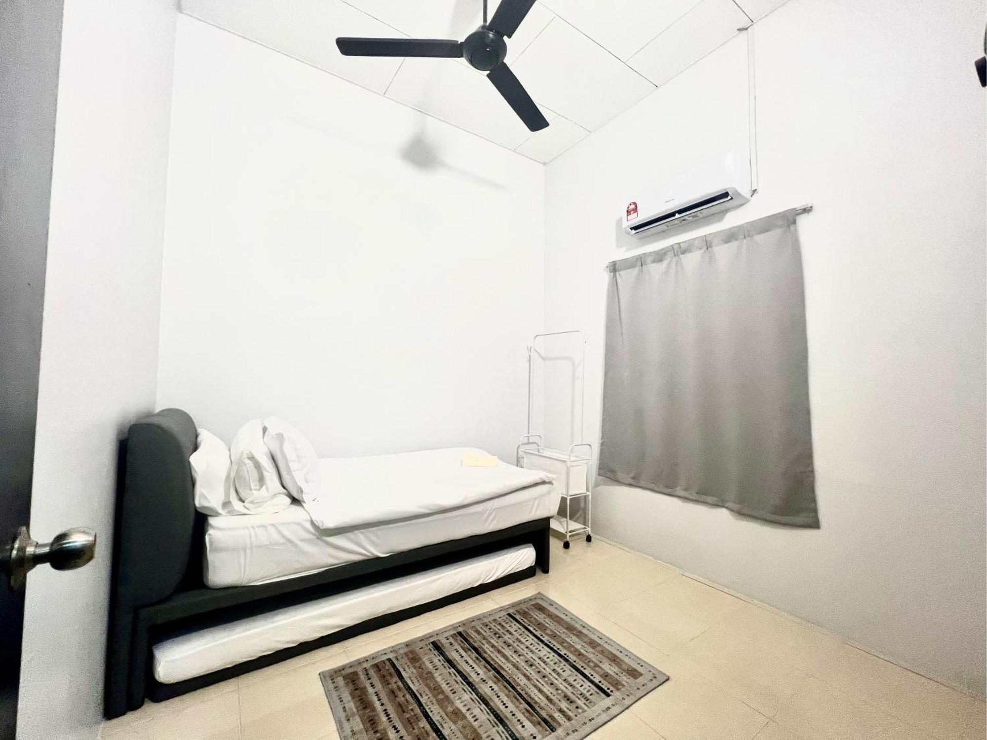Quayside Cove Homestay - Corner House, Shah Alam Rimbayu Netflix Syok Tv Bbq Exterior photo